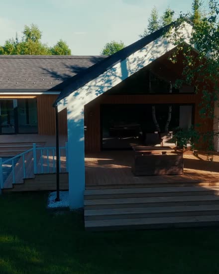Дом с террасой в поселке Woodside Residence