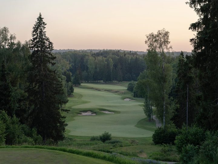 Поле Forest Hills на закате